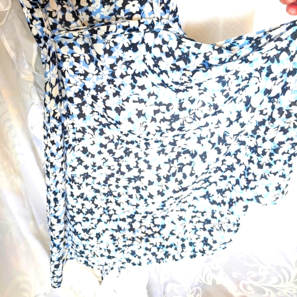 TUSSAH Size 12 Blue & White Floral Halter V-neck Fit & Flare - Picture 5 of 11